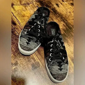 Naturalizer | Soul, Kemper ladies mule, slip on fashion sneakers. Size: 8.5M.